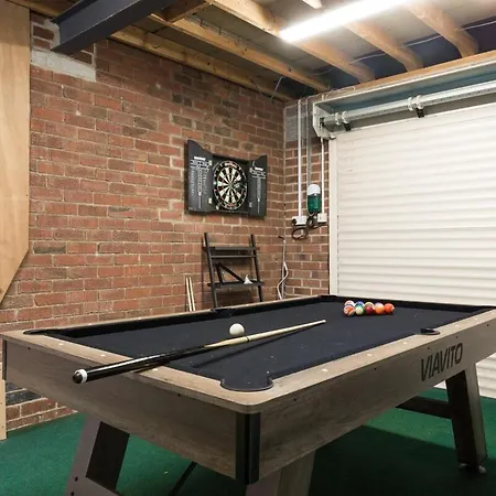 Beautiful And Peaceful 3 Bed With Gardens & Games * York