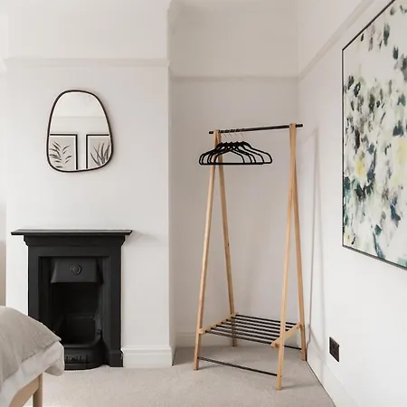 Beautiful And Peaceful 3 Bed With Gardens & Games * York