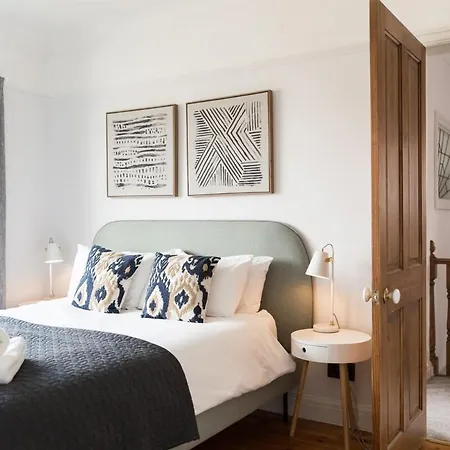 Beautiful And Peaceful 3 Bed With Gardens & Games * York